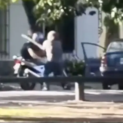 Lo que empezó como reclamo vial terminó en un crimen. ,Captura de pantalla video de X.