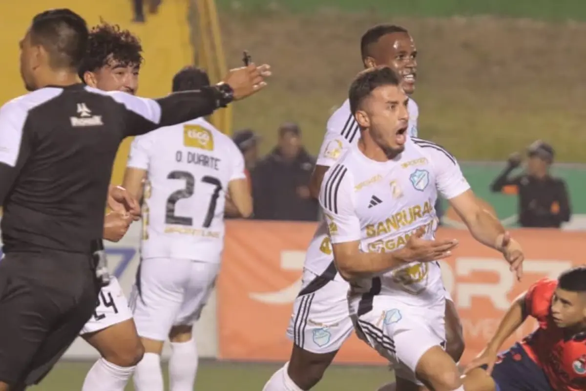 Comunicaciones se llevó el clásico 336