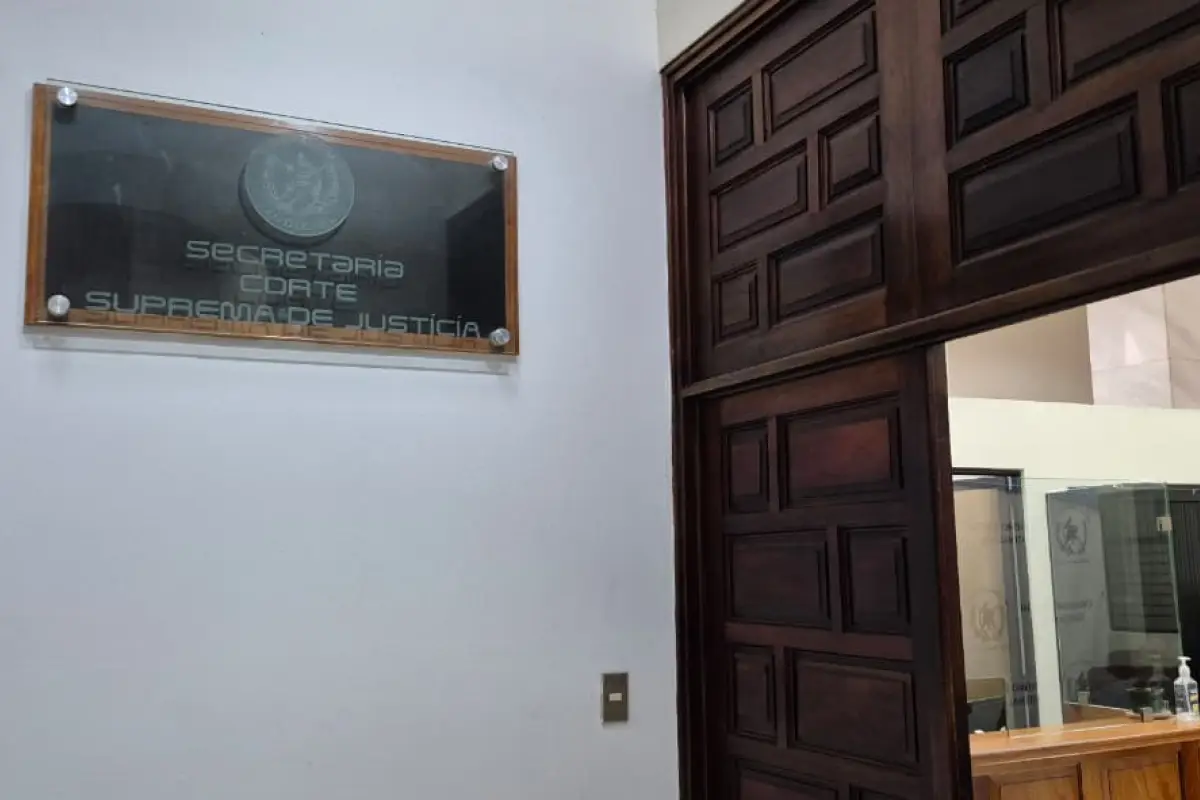 Los expedientes de aspirantes a magistrados de la Corte de Constitucionalidad están siendo recibidos en la sede de la Secretaría de la CSJ., Ángel Oliva/EU