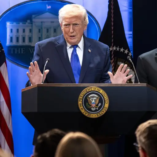 Trump anuncia que impondrá arancel global del 10 % ,EFE