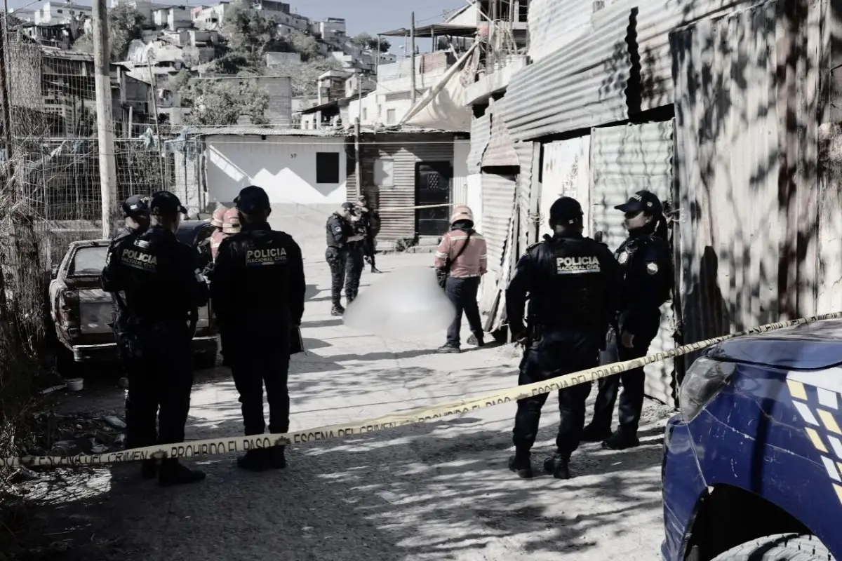 El hecho de violencia interrumpio la mañana de los residentes de la colonia 5 de Octubre., Bomberos Municipales. 
