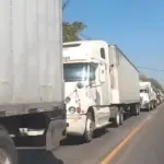 Largas filas de tráileres se observaron en la ruta al Atlántico por la protesta. ,Captura de pantalla. 