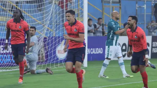 Gol 700 de Municipal en el estadio El Trébol 