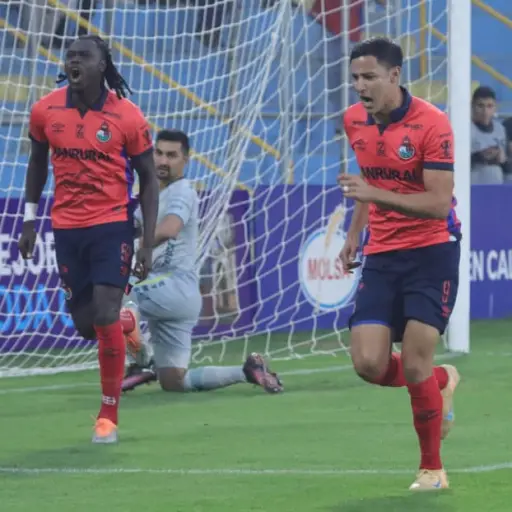 Gol 700 de Municipal en el estadio El Trébol 