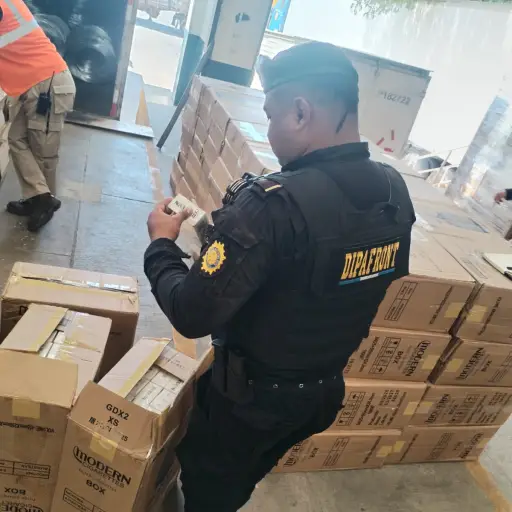 El producto de origen ilícito fue embalado por las autoridades. ,Ministerio de Gobernación.