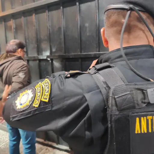 Ambos ciudadanos de la India fueron llevados a un juzgado de turno. ,PNC de Guatemala.