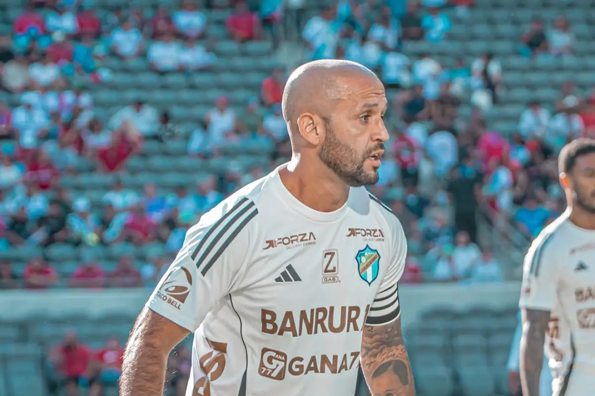 José Contreras volvió a la actividad con Comunicaciones - instagram @ivan_gt29