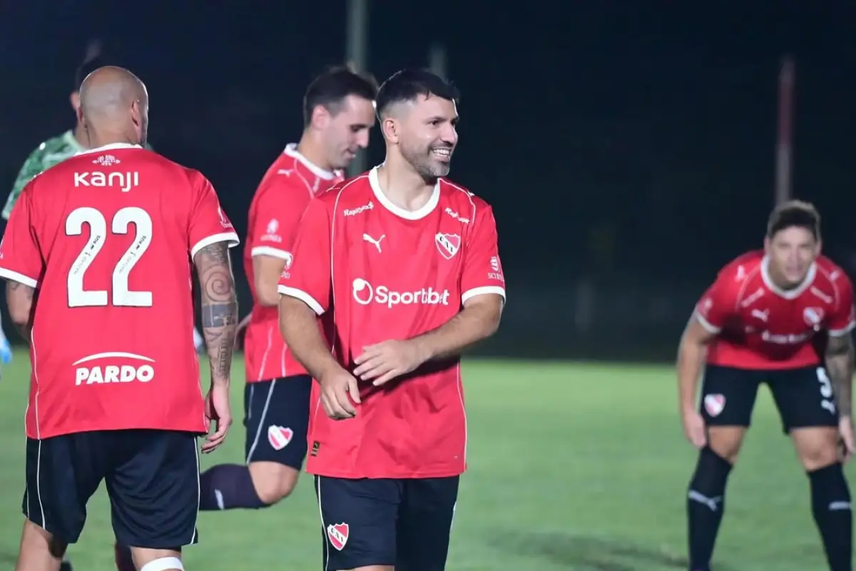 Sergio Agüero con la categoría Senior del Club Atlético Independiente - instagram @cai.senior