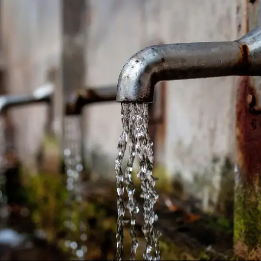 Agua en chorro ,Pixabay