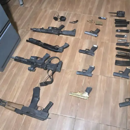 Las autoridades también localizaron un arsenal. ,Foto PNC