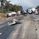 Múltiple choque causa al menos tres muertos en la autopista Palín  Escuintlat