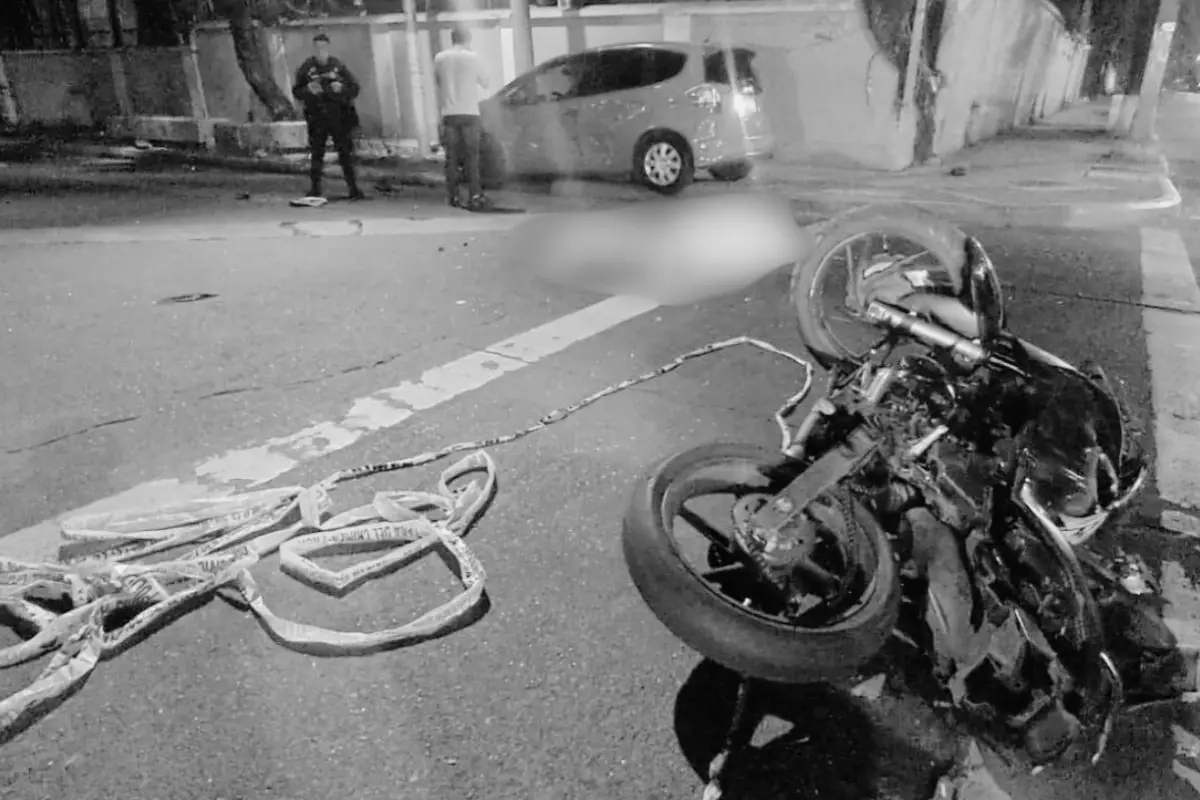 El accidente ocurrió en la 5a. avenida y 10a. calle de la zona 9., Bomberos Municipales. 