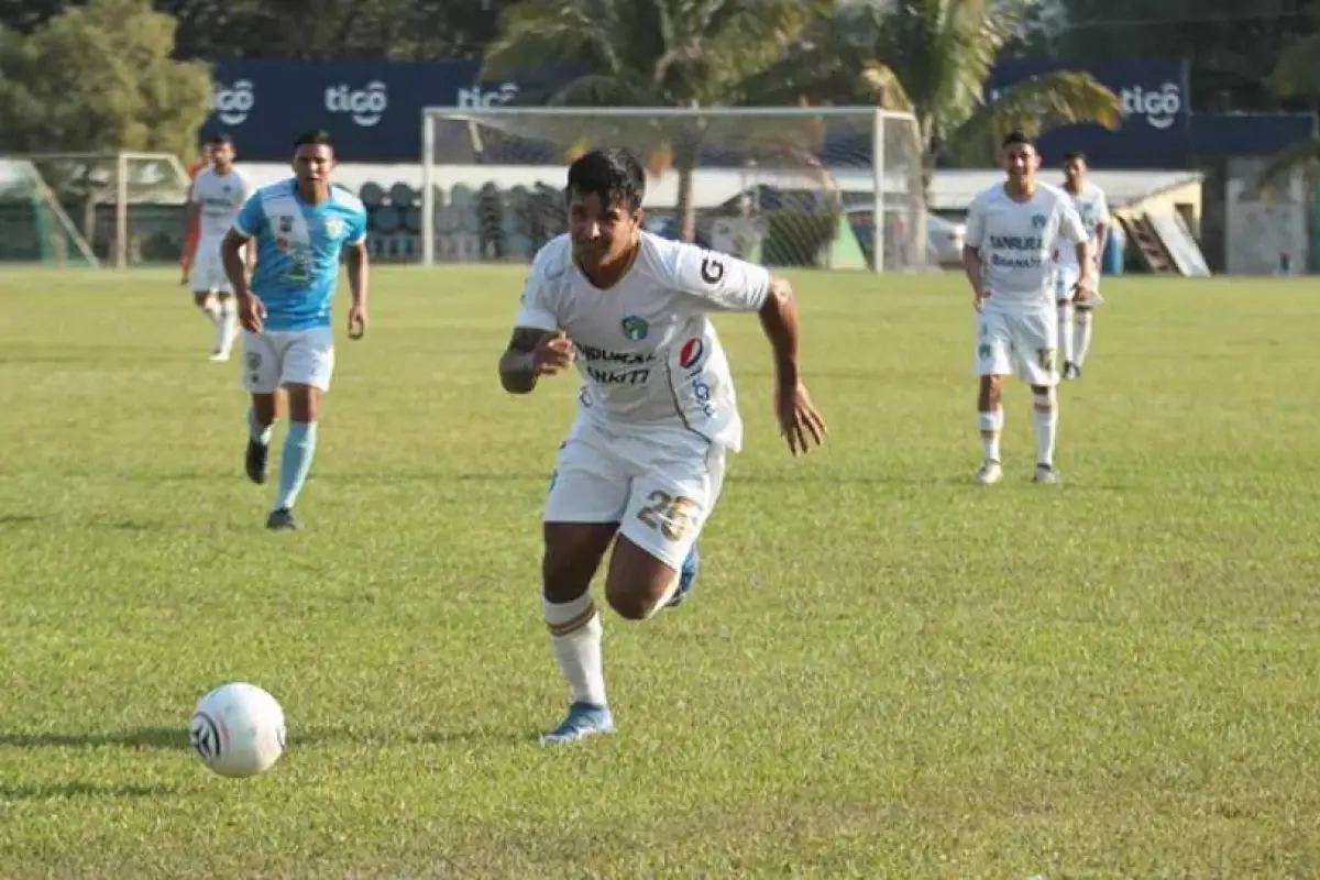 Fallece el exfutbolista guatemalteco Darío Doherr - instagram @darofacha16