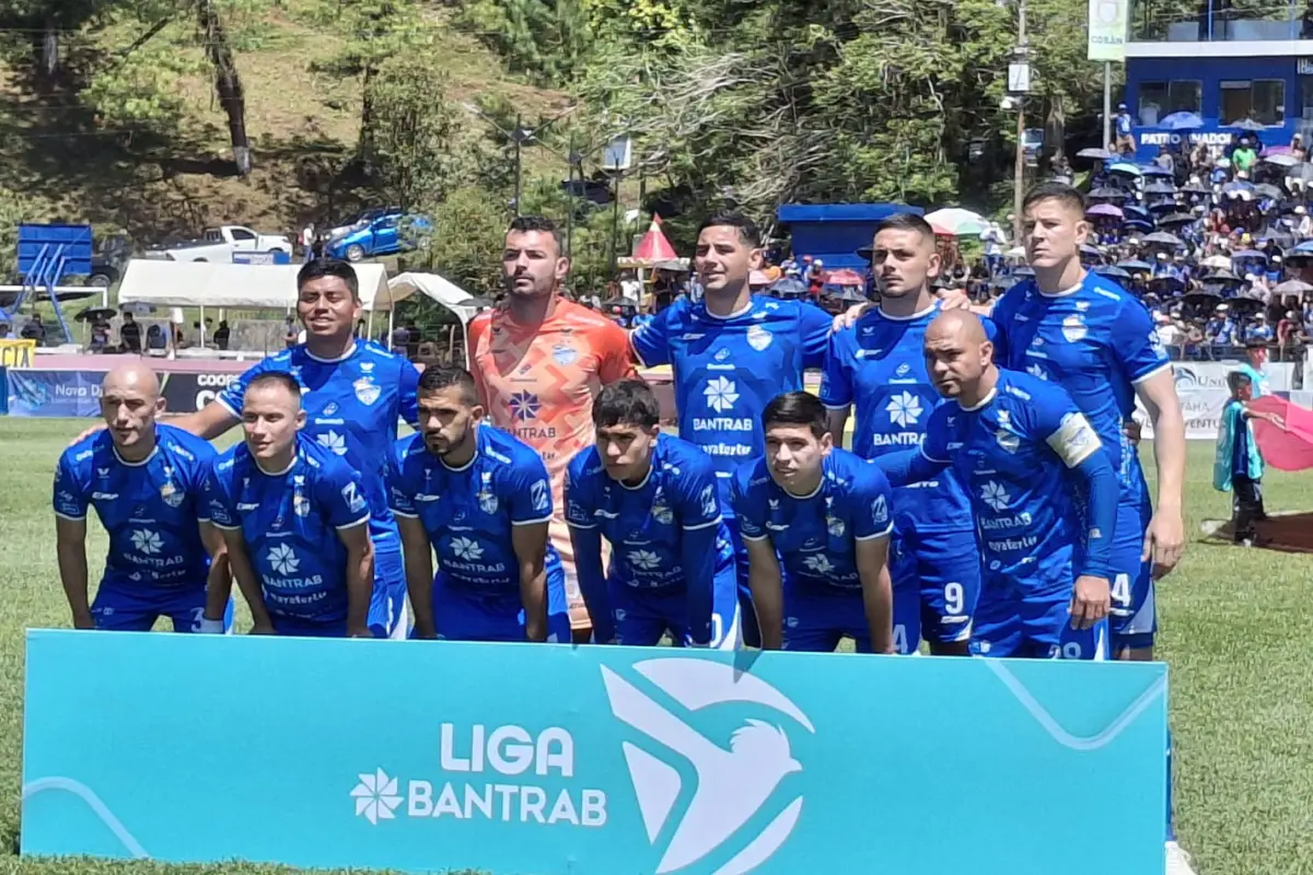 Once de Cobán Imperial ante Comunicaciones - Carlos Cu Col