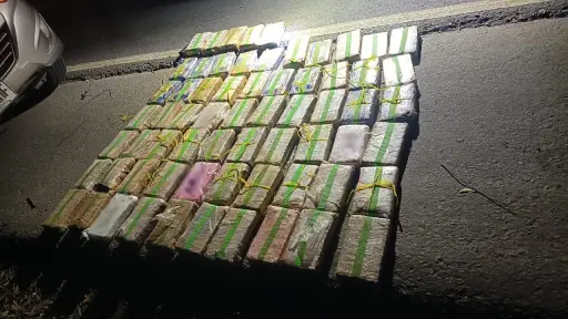 Decomisan 65 paquetes con cocaína en Izabal