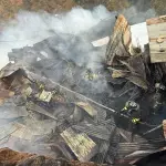 Un incendio de grandes proporciones consumió varias viviendas en la colonia Amparo II, zona 7. ,Bomberos Voluntarios