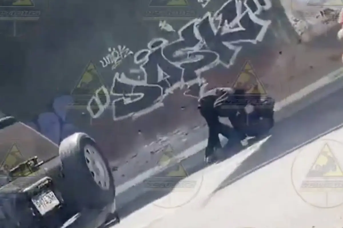 Roban moto en ruta a zona 1., Captura de pantalla video de X.