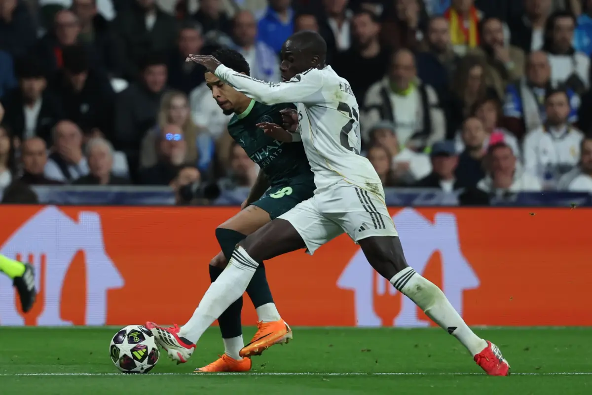 Ferland Mendy jugando un duelo esta semana ante Manchester City por la Champions League 