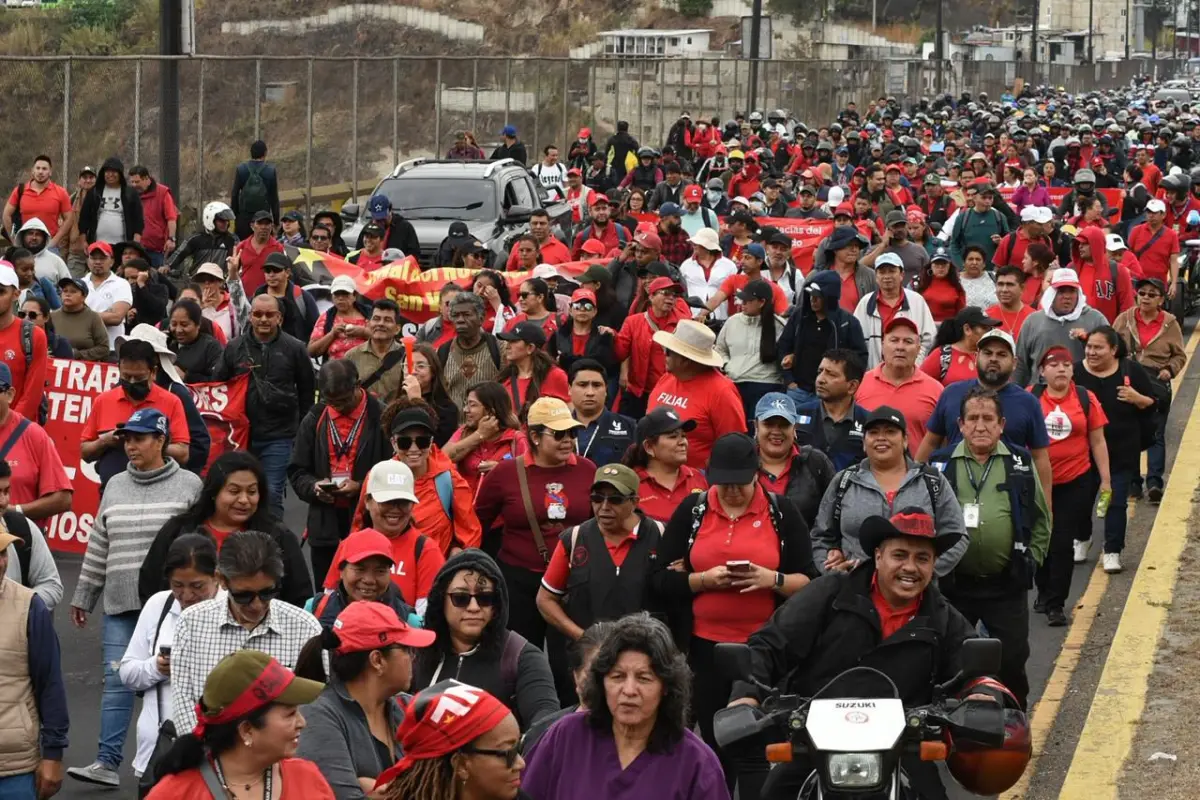 Manifestación de salubristas en el Periférico., Omar Solís/Emisoras Unidas