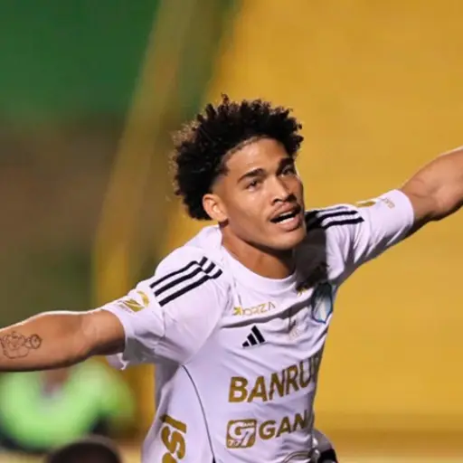 Cobán Imperial recibe a Comunicaciones en la lucha de recuperar el liderato del Clausura 2026