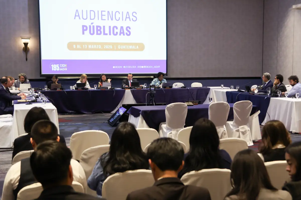 sistentes a la audiencia Pública ante la Comisión Interamericana de Derechos Humanos (CIDH) este viernes, en Ciudad de Guatemala, Foto EFE