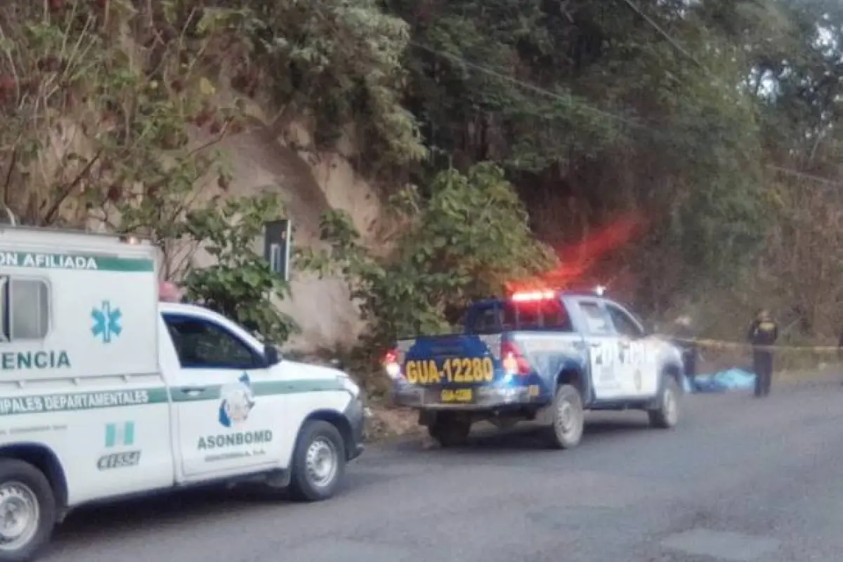 El lugar del hallazgo de los cuerpos en Palencia., Bomberos Municipales Departamentales