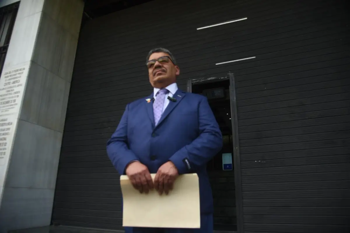 El abogado Elvio López presentó una acción en la Corte de Constitucionalidad contra la reelección de la magistrada Dina Ochoa. , Omar Solís/Emisoras Unidas