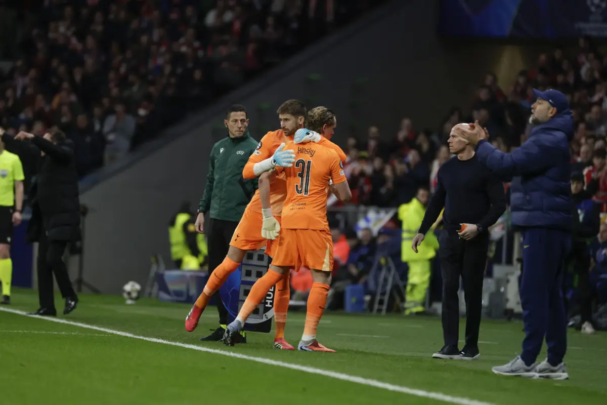 Antonin Kinsky, portero del Tottenham fue sustituido - EFE