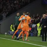 VIDEO. Tottenham reemplaza a su portero en apenas 17 minutost