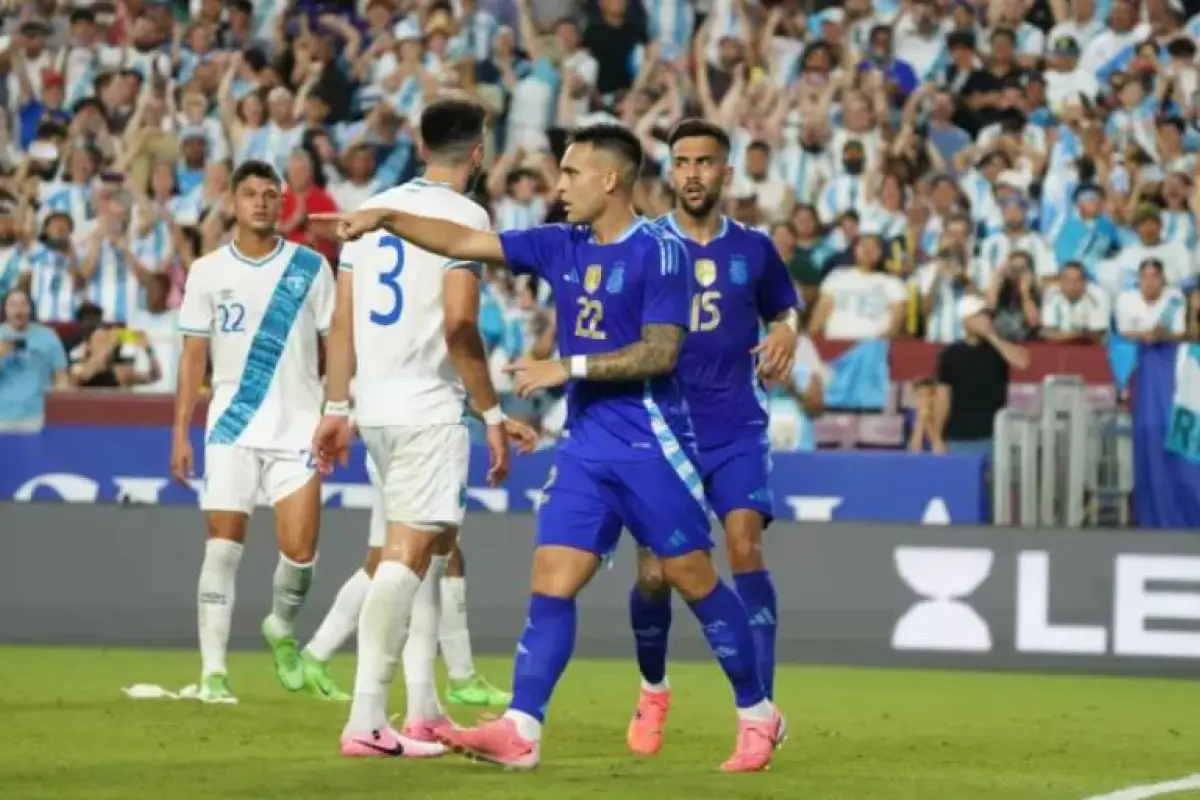 Celebración de Lautaro Martínez ante Guatemala en un duelo amistoso 