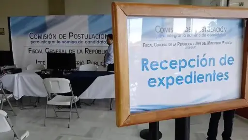 Las pruebas de descargo de aspirantes a fiscal general y jefes del Ministerio Público son entregadas en el Palacio de Justicia. ,Ángel Oliva/EU