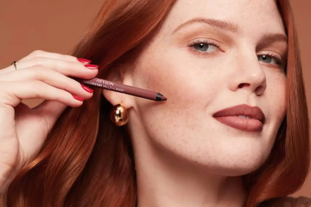 Revlon ColorStay Multiliner , Cortesía