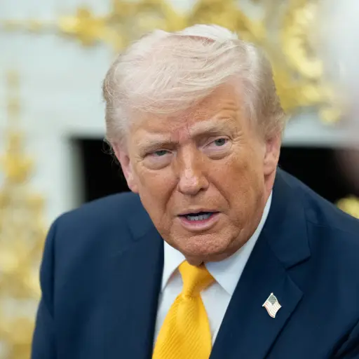 Donald Trump en la Oficina Oval ,EFE