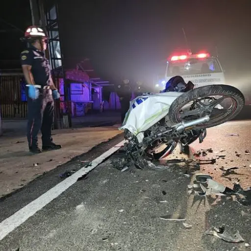 Uno de los accidentes donde murió un motorista ocurrió en la ruta a El Salvador. ,Bomberos Municipales Departamentales