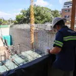 Mintrab hace inspección en construcción de zona 14 donde trabajadores quedaron soterradost