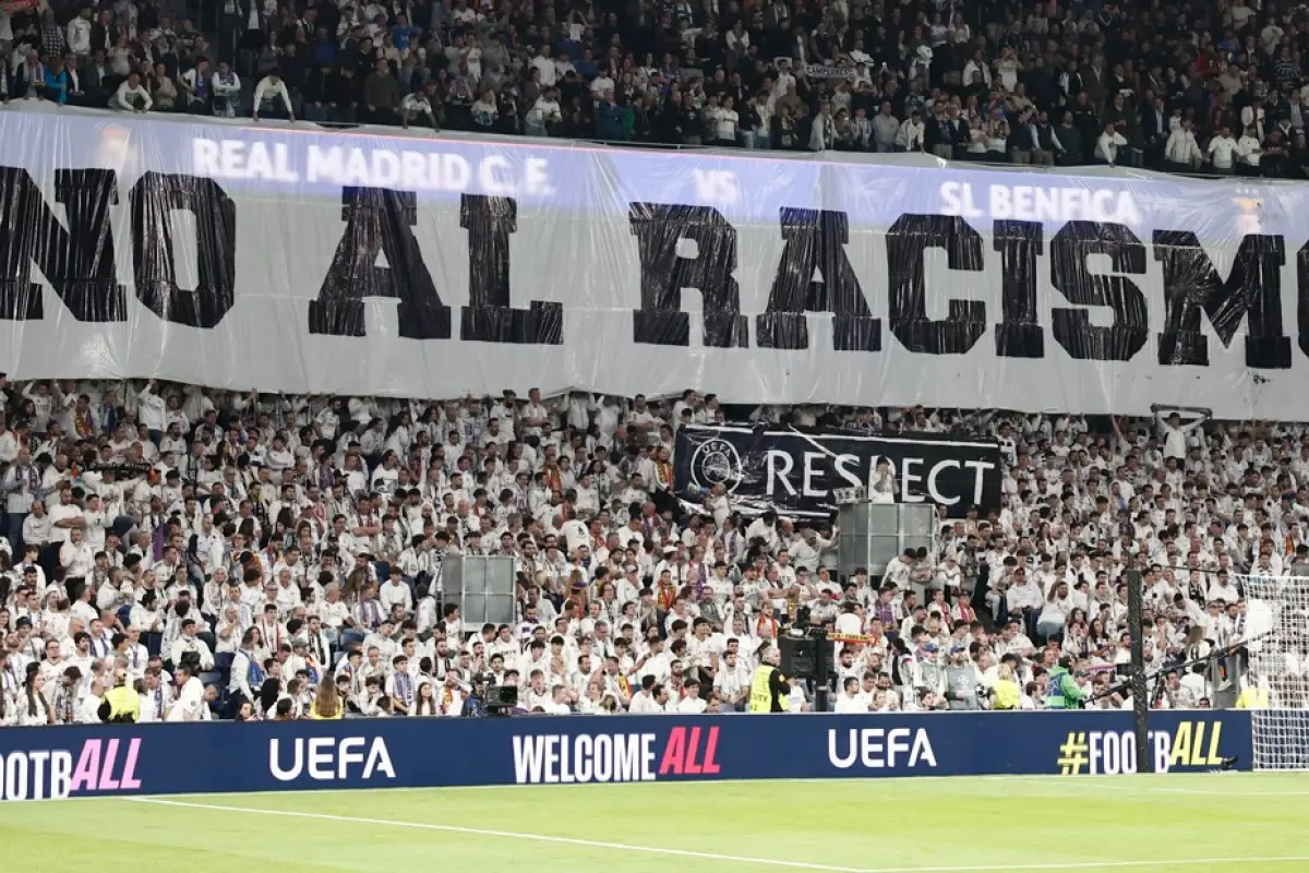 Previo al partido entre Real Madrid y Benfica, se mostró un mensaje de "no al racismo" 