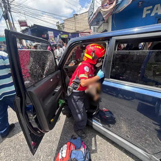 Una mujer murió tras un ataque armado en la zona 19. ,Bomberos Municipales
