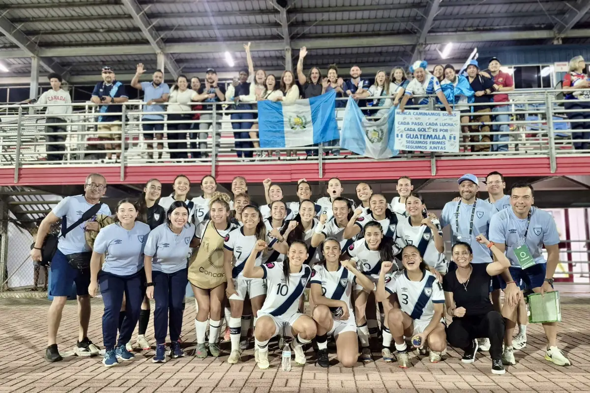 Selección Femenina celebra el triunfo ante Islas Caimán - FFG