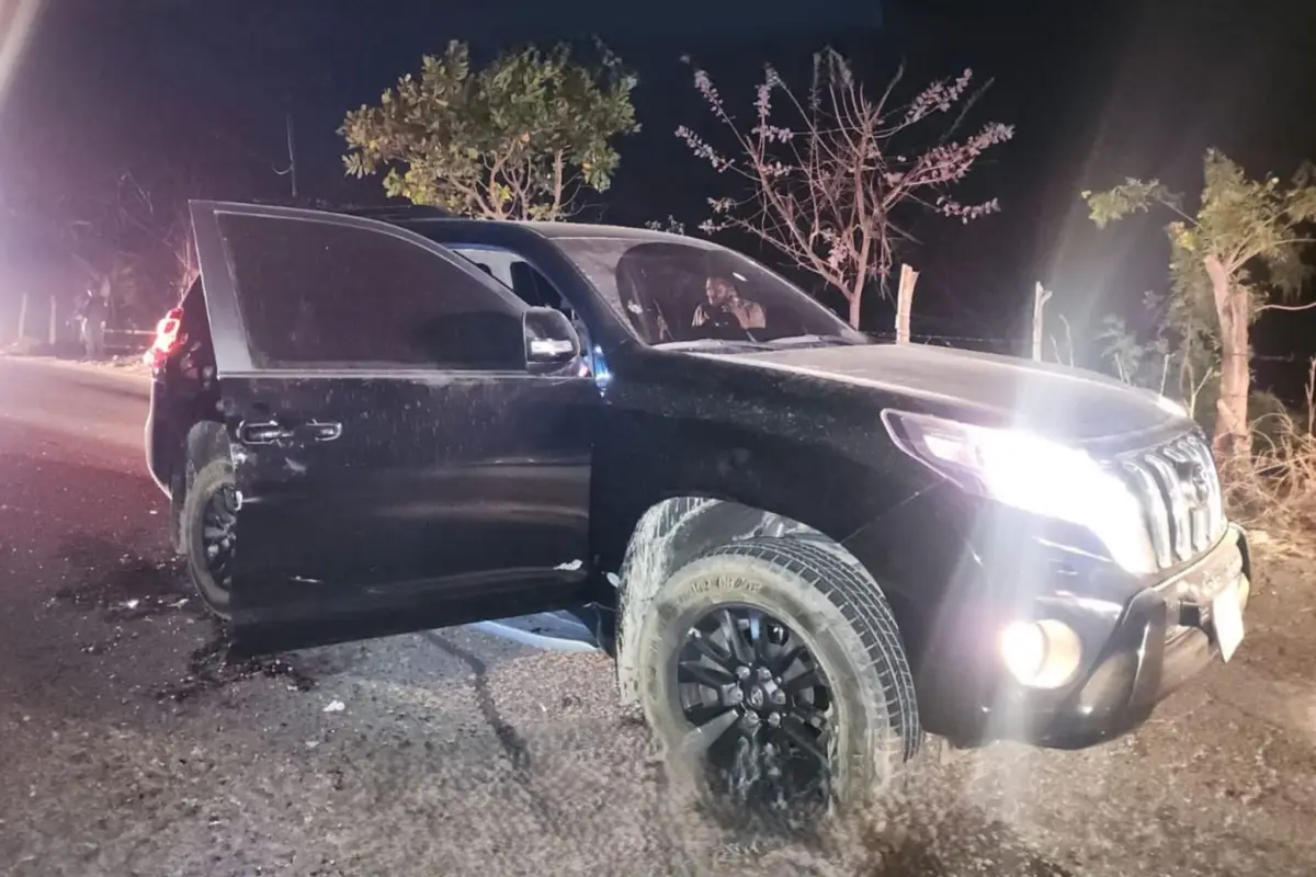 Bomberos Municipales Departamentales indicaron que el ataque armado fue en contra de un carro. , Bomberos Municipales Departamentales