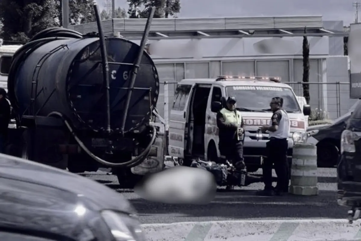 Automovilistas compartieron imágenes del accidente en internet., Redes sociales.