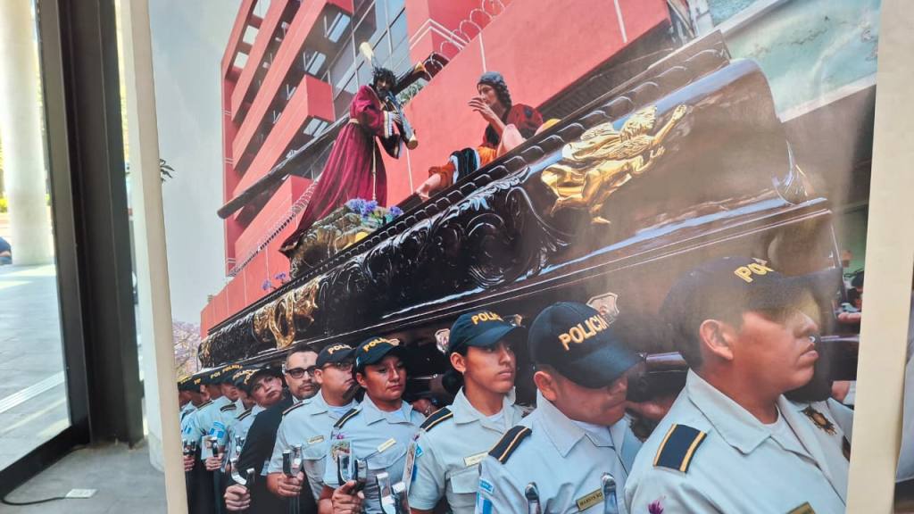 Exposición Memorias de los Cucuruchos inmortaliza la fe católica | Álex Meoño