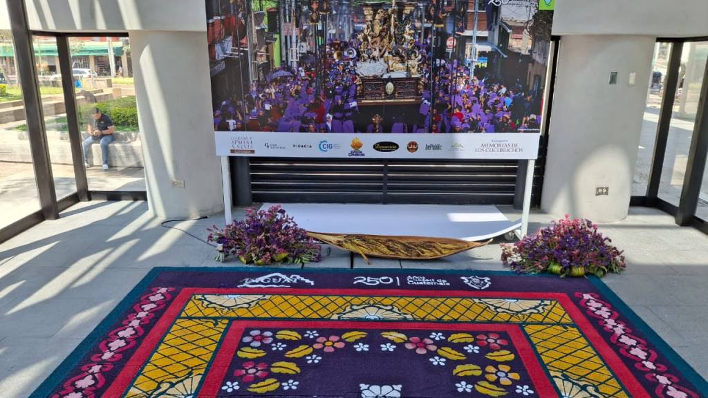 Exposición Memorias de los Cucuruchos inmortaliza la fe católica | Álex Meoño