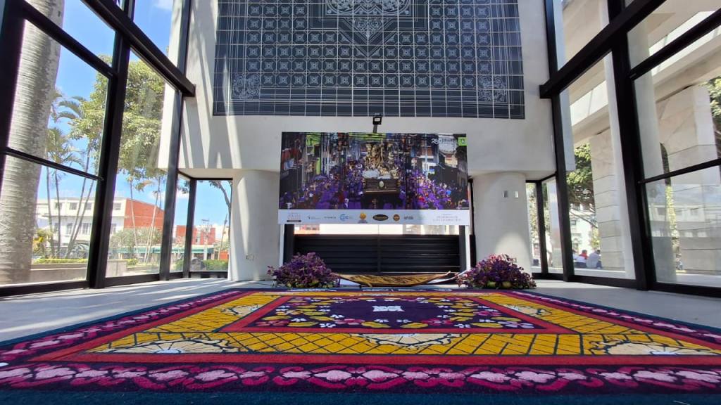 Exposición Memorias de los Cucuruchos inmortaliza la fe católica | Álex Meoño