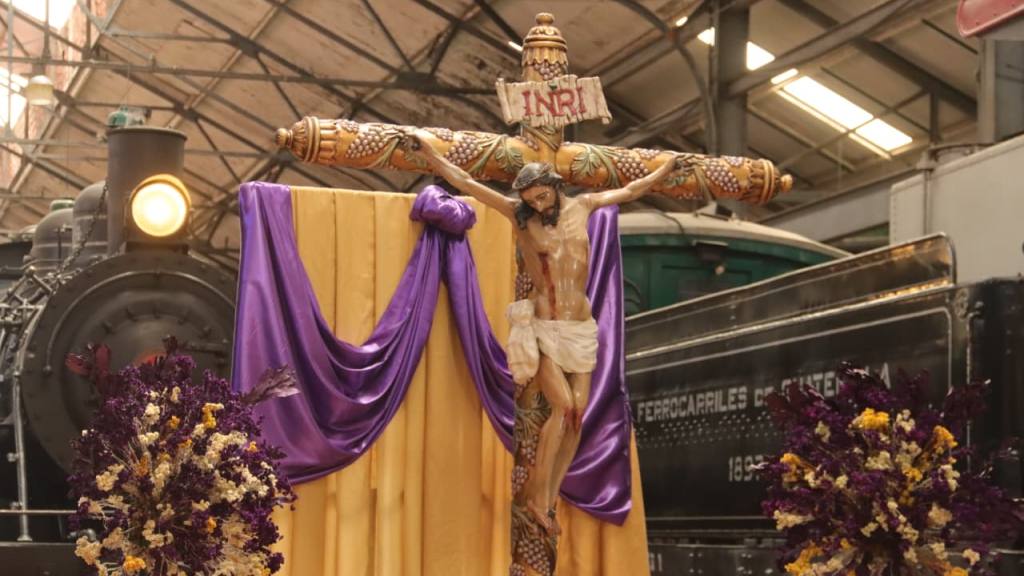 Museo del Ferrocarril invita a la exposición devocional de El Calvario  | Alex Meoño