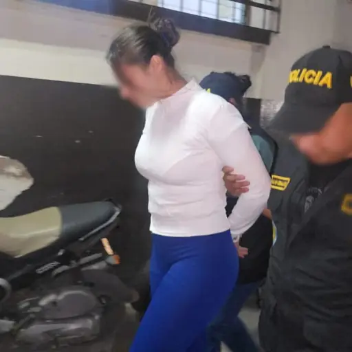 Jennifer Dinora Bachez Bolaños, alias Barby del Sur, fue capturada por tener vínculos con acciones de narcotráfico. ,PNC
