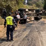 Bus que trasladaba estudiantes se accidenta en Amatitlánt