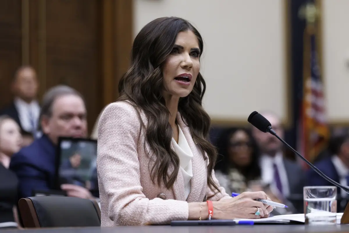 Kristi Noem, secretaria de Seguridad Nacional de EE. UU., EFE