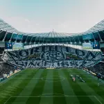 Tottenham expulsa de por vida a tres aficionados por saludos nazist