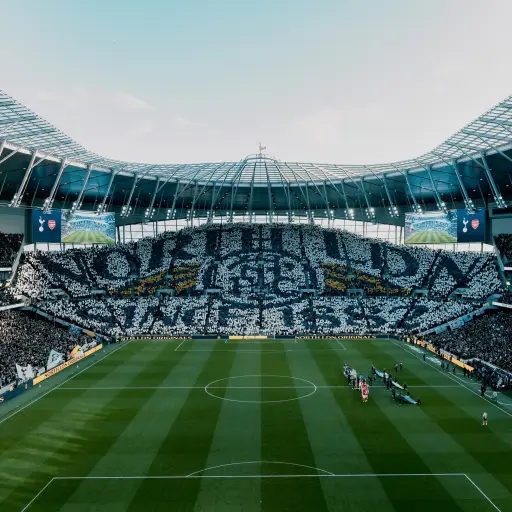 Tottenham expulsa de por vida a tres aficionados por saludos nazis - Tottenham Hotspur