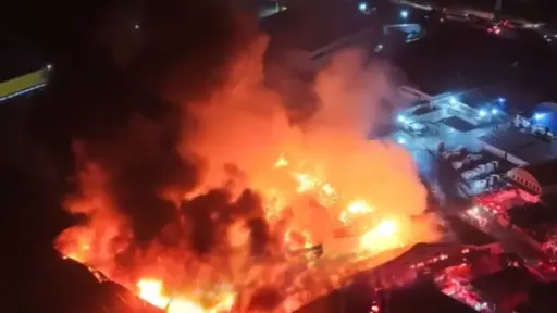 Impactantes videos revelan la magnitud del incendio en parque industrial de Amatitlán